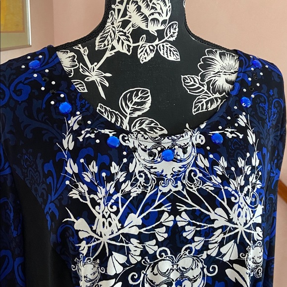 Long Sleeve Tunic Top - Picture 2 of 7